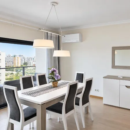 T2 Luxury Rocha Prime Апартаменты *