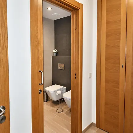 T2 Luxury Rocha Prime Апартаменты